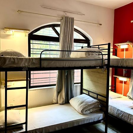 Hostel Lifespace- Twin Bungalow With Pods, Bunks, Private Rooms, Cowork & Cafe Pune Exteriör bild