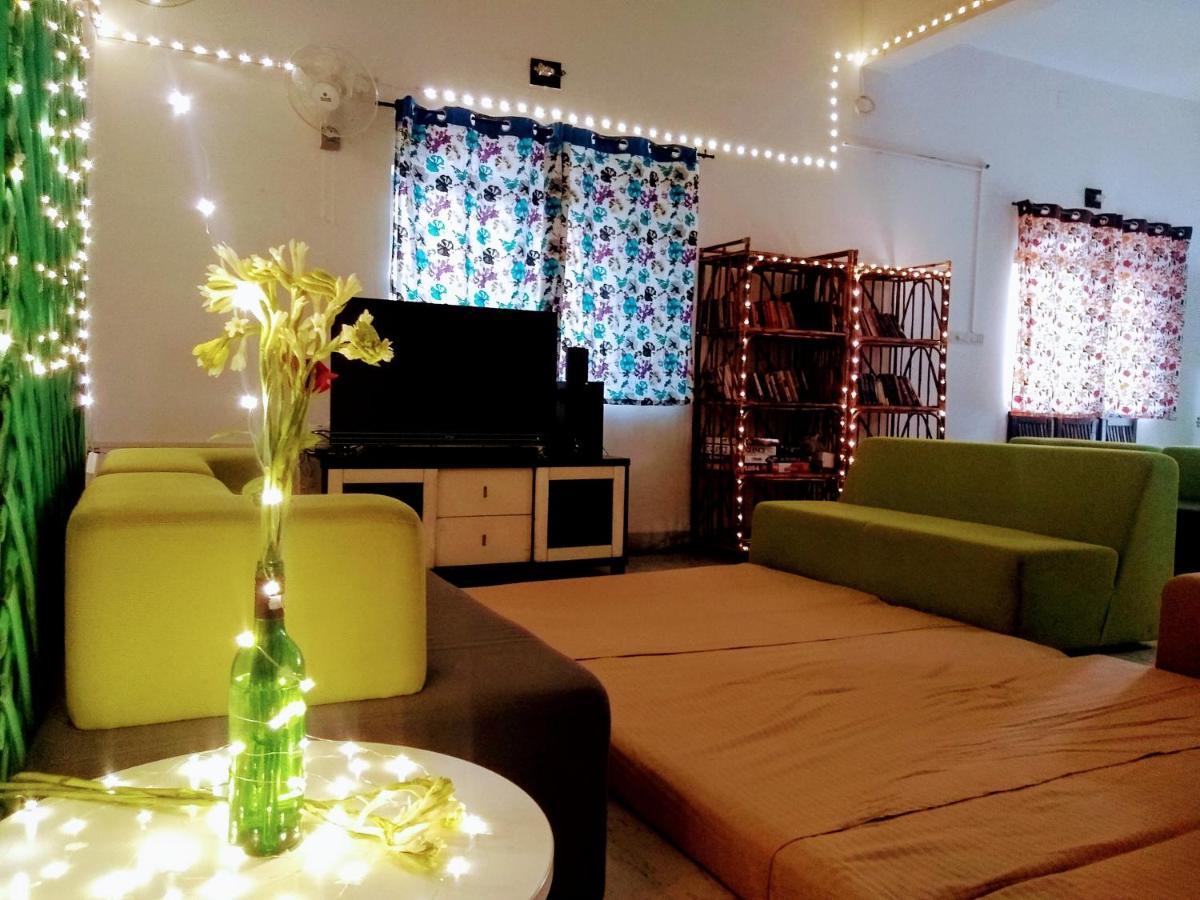 Hostel Lifespace- Twin Bungalow With Pods, Bunks, Private Rooms, Cowork & Cafe Pune Exteriör bild