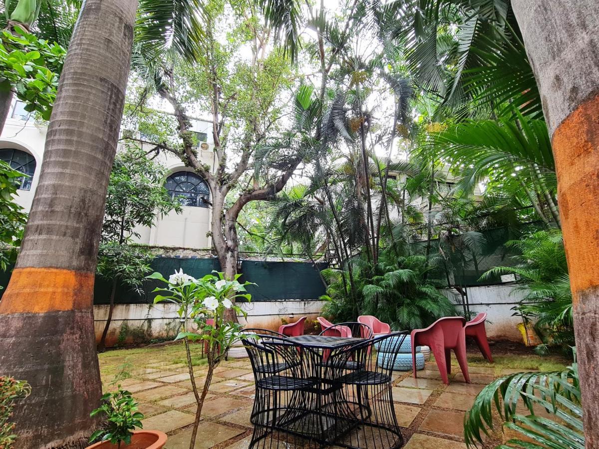 Hostel Lifespace- Twin Bungalow With Pods, Bunks, Private Rooms, Cowork & Cafe Pune Exteriör bild