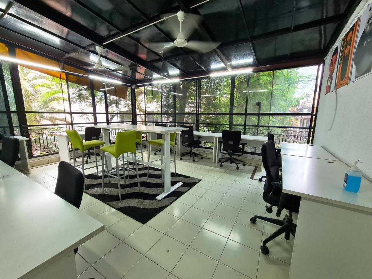 Hostel Lifespace- Twin Bungalow With Pods, Bunks, Private Rooms, Cowork & Cafe Pune Exteriör bild