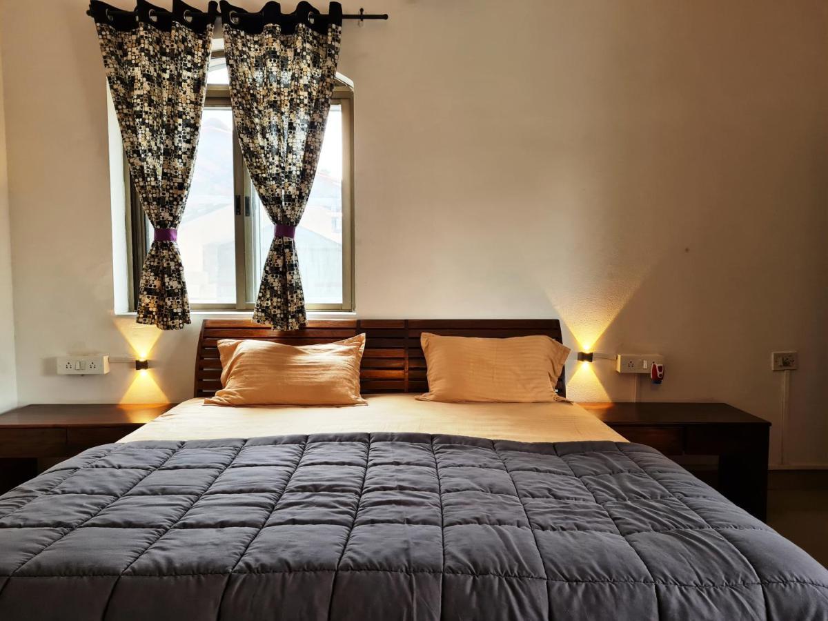 Hostel Lifespace- Twin Bungalow With Pods, Bunks, Private Rooms, Cowork & Cafe Pune Exteriör bild