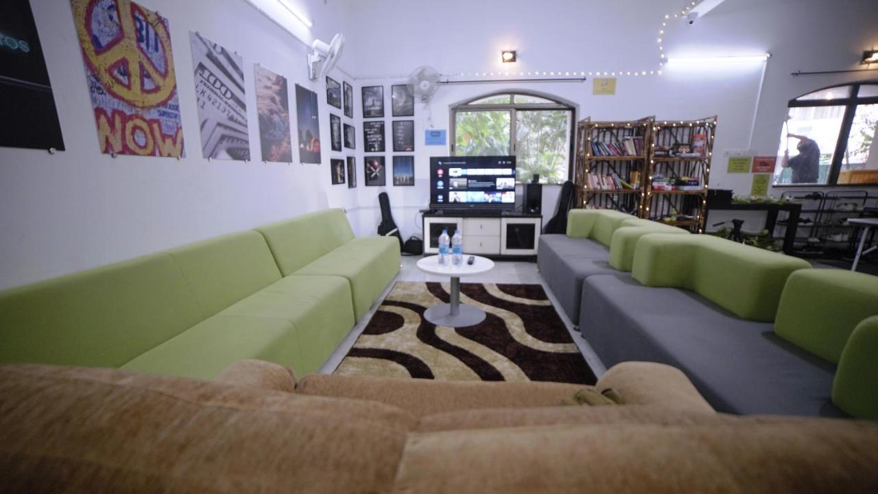 Hostel Lifespace- Twin Bungalow With Pods, Bunks, Private Rooms, Cowork & Cafe Pune Exteriör bild