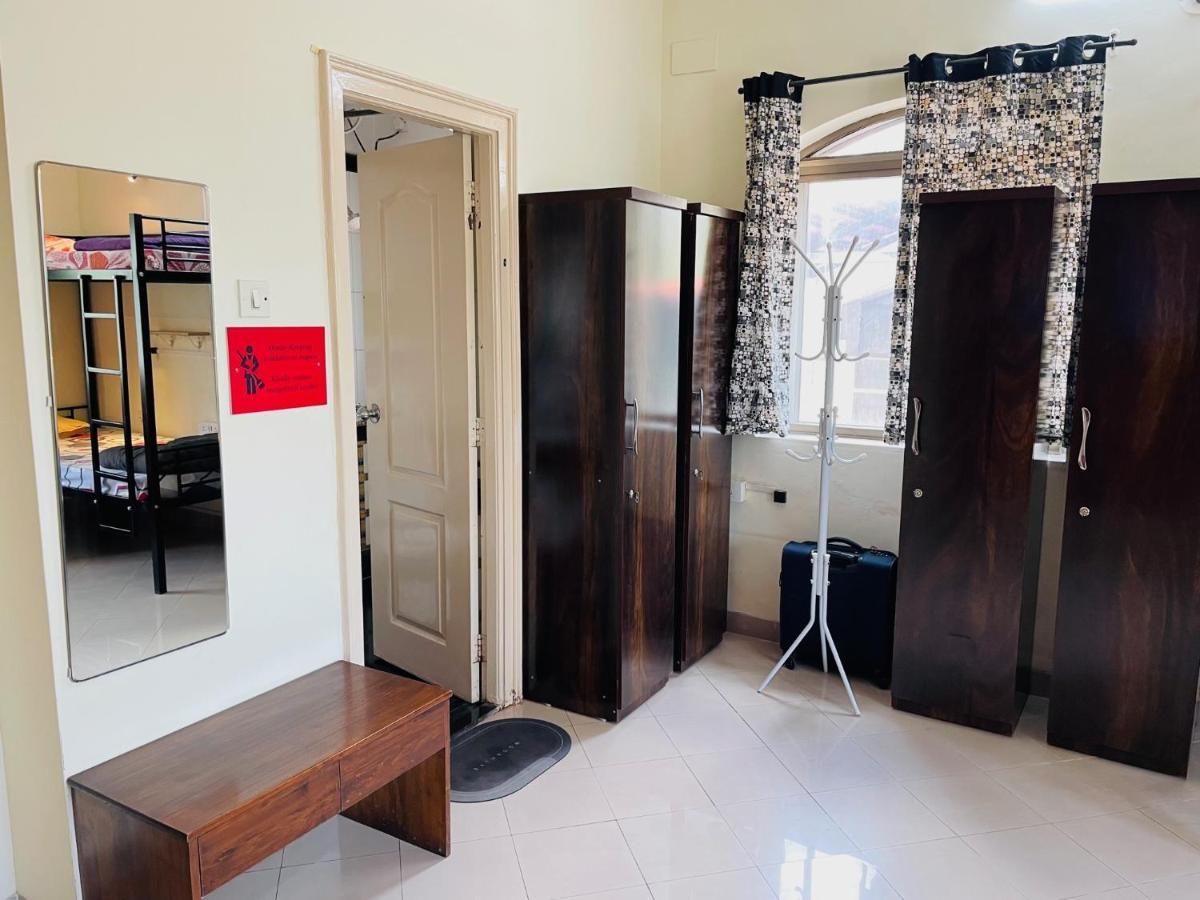 Hostel Lifespace- Twin Bungalow With Pods, Bunks, Private Rooms, Cowork & Cafe Pune Exteriör bild