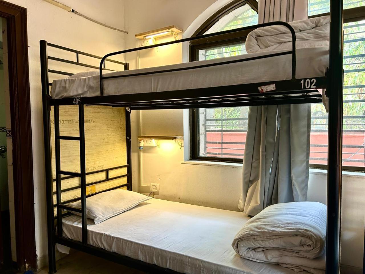 Hostel Lifespace- Twin Bungalow With Pods, Bunks, Private Rooms, Cowork & Cafe Pune Exteriör bild