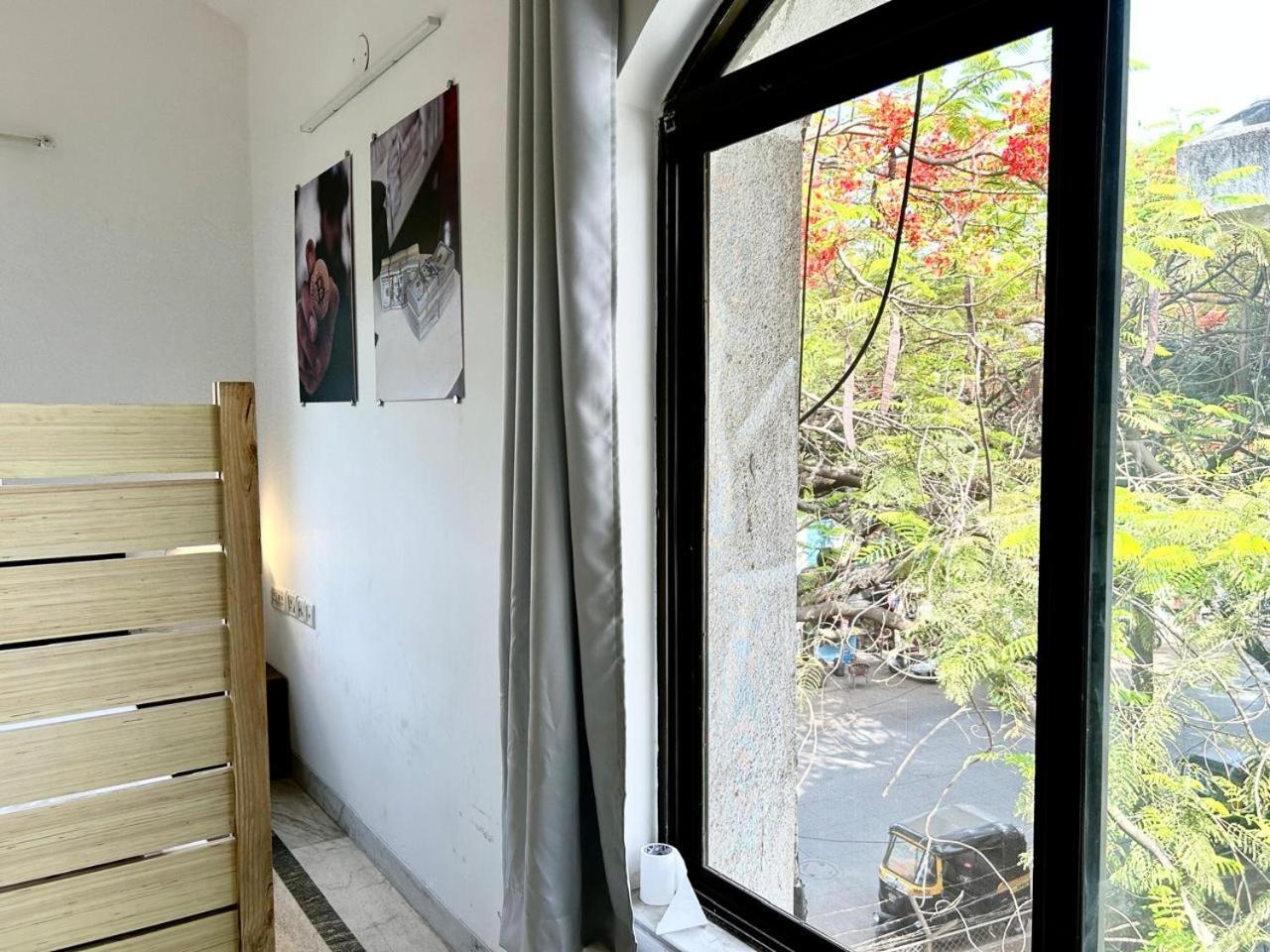 Hostel Lifespace- Twin Bungalow With Pods, Bunks, Private Rooms, Cowork & Cafe Pune Exteriör bild